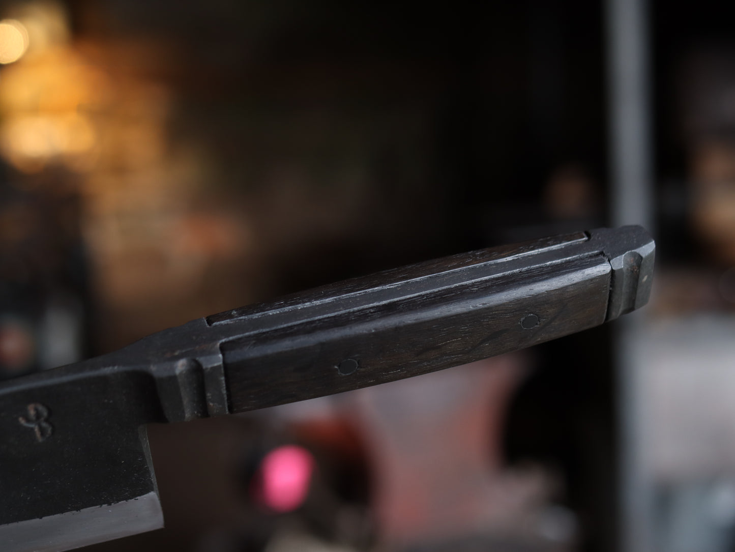 Integral full tang gyuto