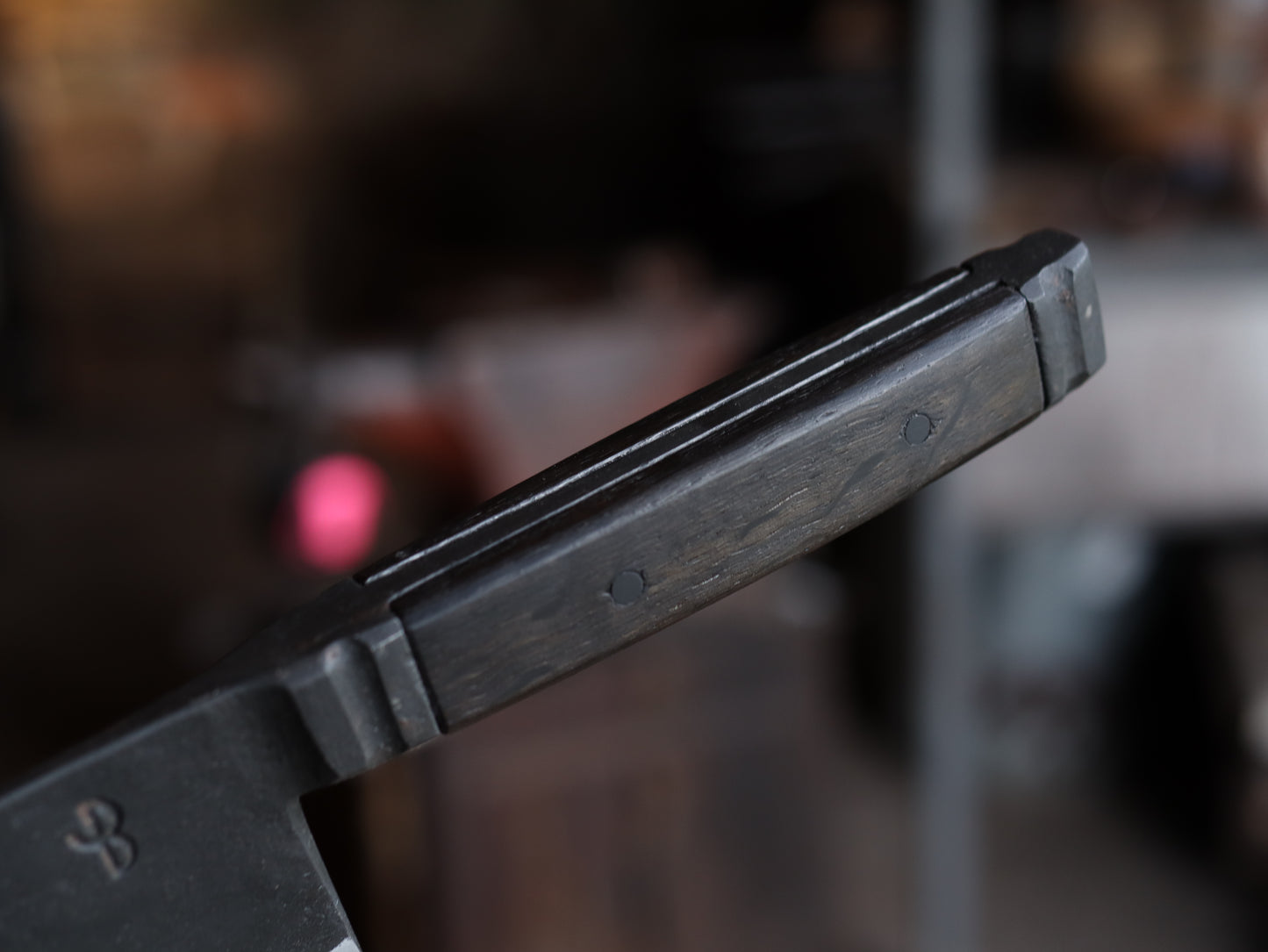 Integral full tang gyuto