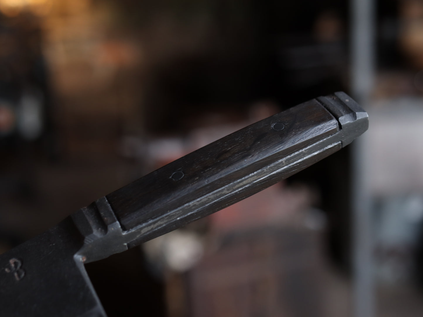 Integral full tang gyuto